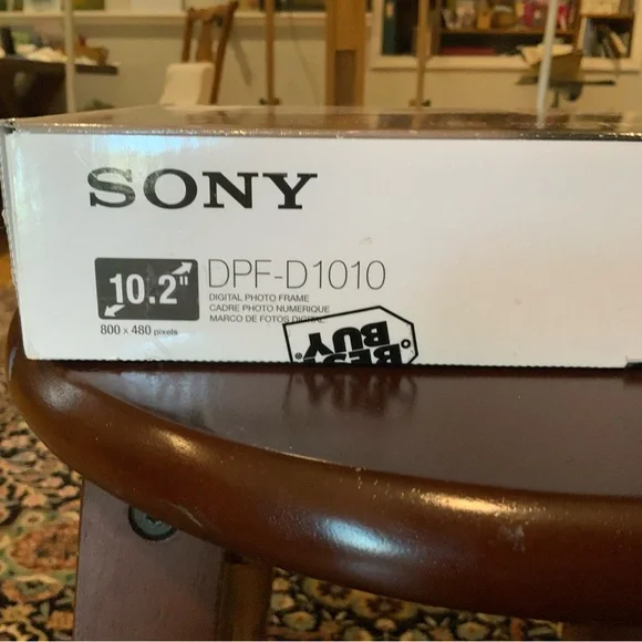 Digital 10” Photo Frame - Sony - Picture 2 of 9